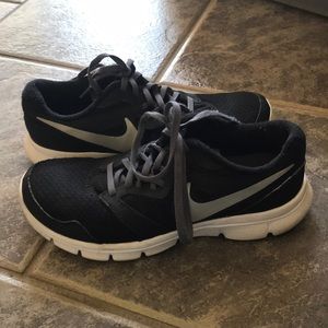 nike black flex experience rn 3